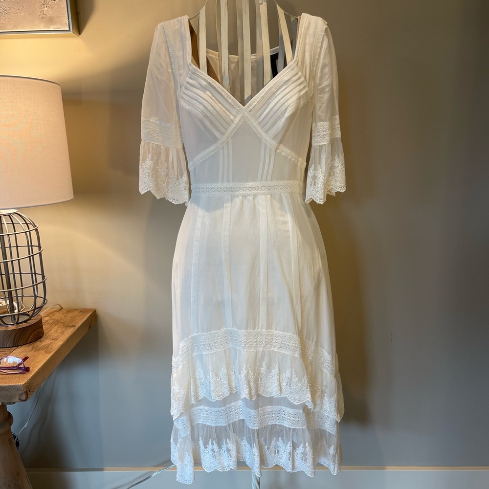 BCBG white ethereal, romantic dress. New without tags Never worn Size 0 Wedding?